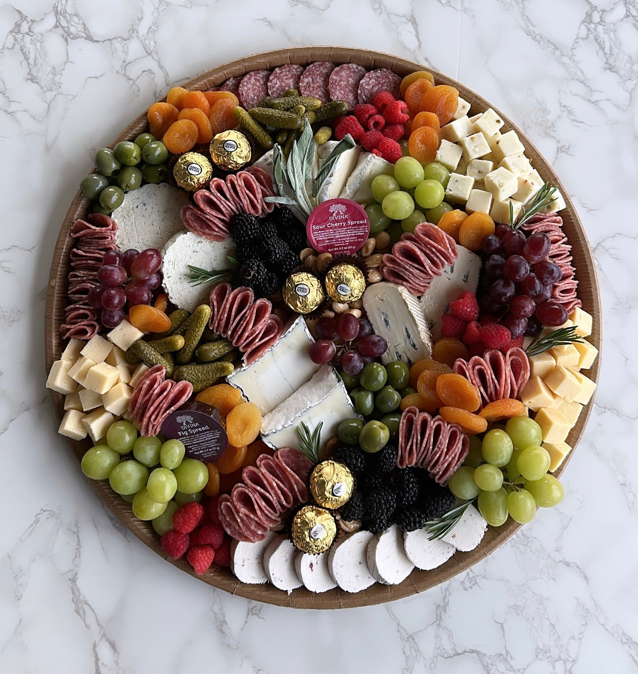 18” Round Charcuterie Board